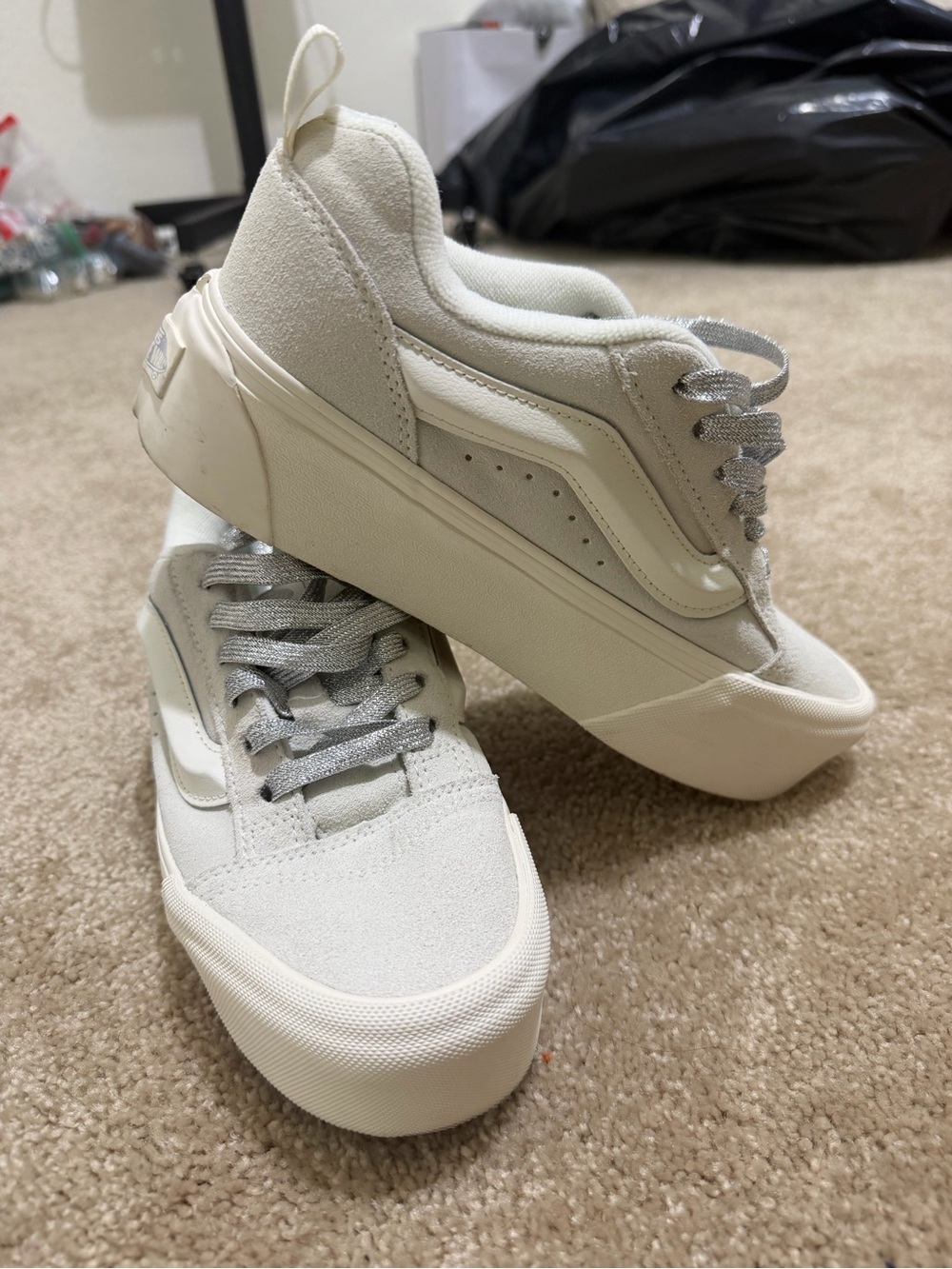 Vans Women's Low-Top Sneakers in Off-White